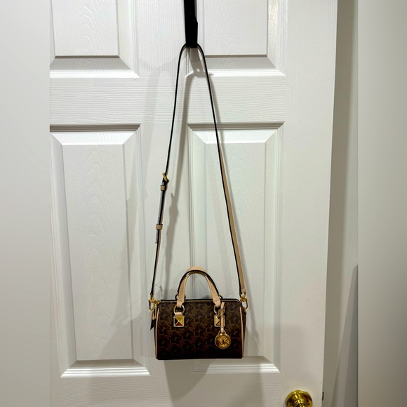 ***NWT***
Michael Kors logo mini duffel style bag - Picture 2 of 6